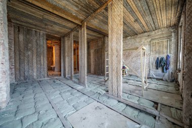 İnşaat alanı ev ya da apartman inşaat, tadilat, yenileme, restorasyon