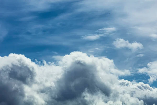 Céu Azul Com Nuvens Fundo Bela Paisagem Nublada Com Vista Imagens De Bancos De Imagens Sem Royalties