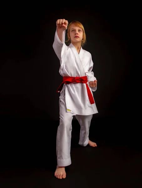 Kata karate chica —  Fotos de Stock