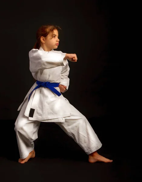 Kata karate meisje — Stockfoto
