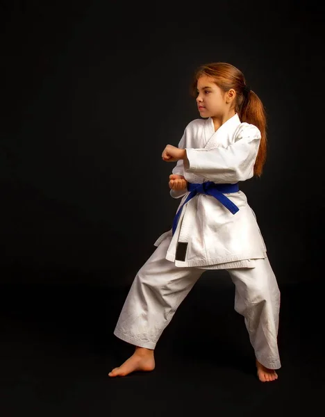 Kata karate girl — 스톡 사진