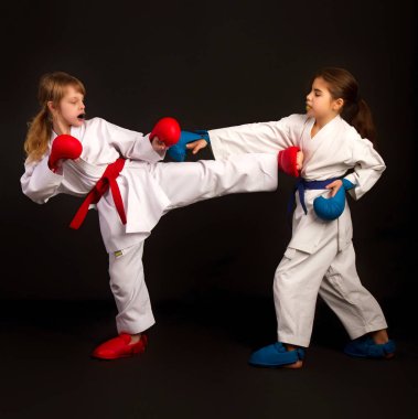 Karate kız dövüşçüleri