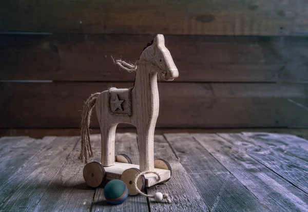 Hračky dřevěný kůň — Stock fotografie