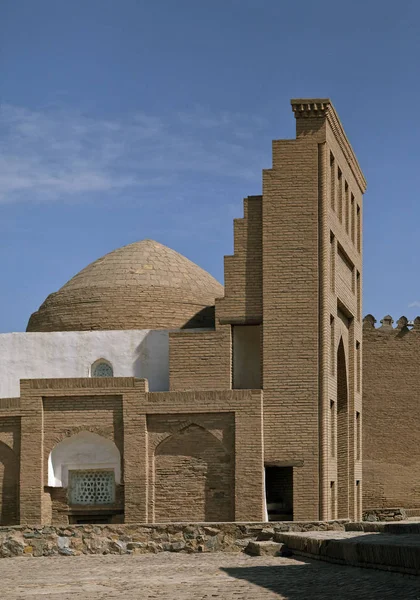 Mezquita en el casco antiguo de Khiva — Foto de Stock