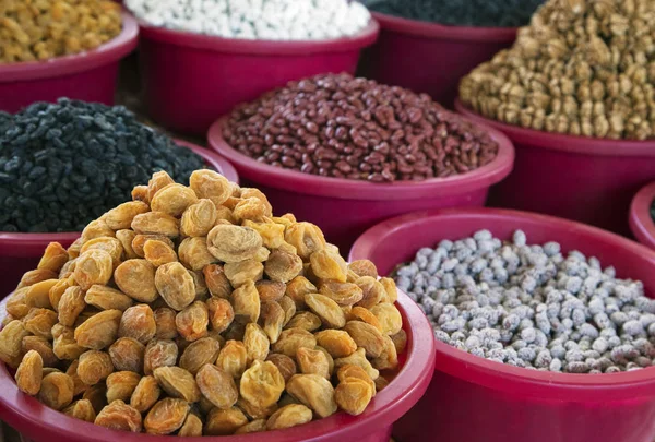 Aszalt gyümölcs, egy piac, Üzbegisztán — Stock Fotó