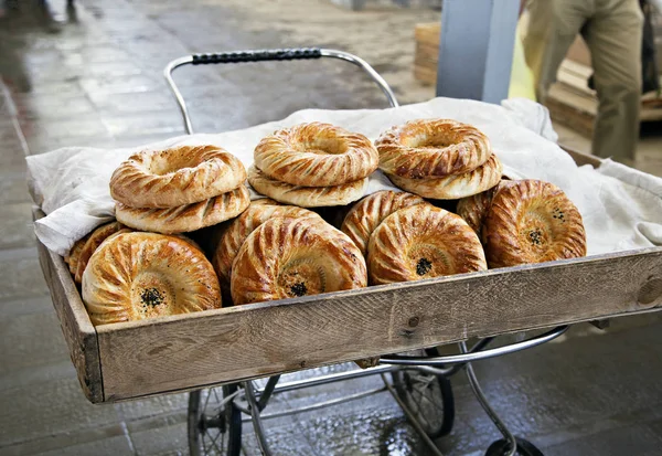 Traditionella uzbekiska bröd — Stockfoto
