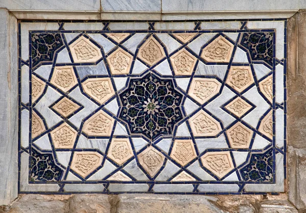 Gamla östra mosaik på en vägg, Uzbekistan — Stockfoto