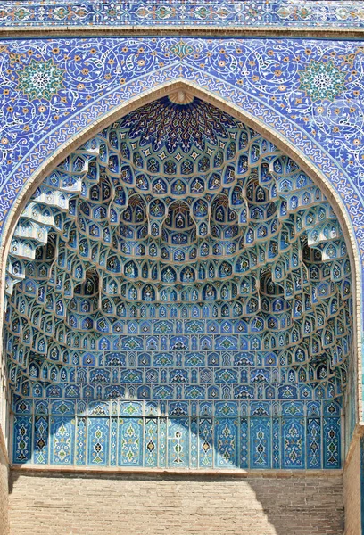 Dekorative Wandnische im Gur-e-Amir-Mausoleum, Samarkand — Stockfoto