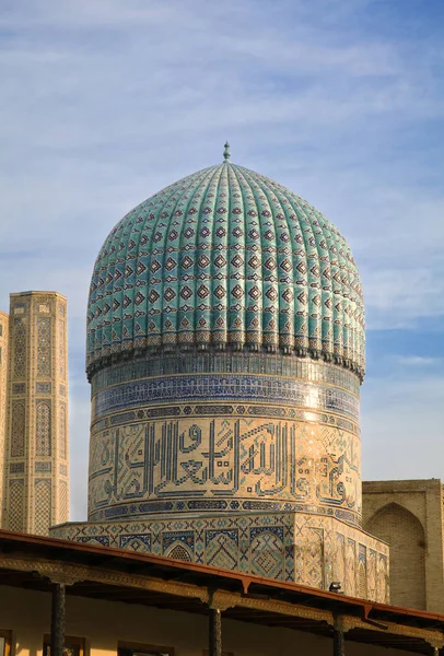 Мечеть Биби-Ханым, Самарканд, Узбекистан — стоковое фото