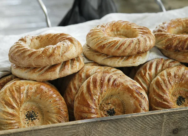 Traditionella uzbekiska bröd — Stockfoto