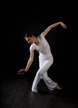 Modern tarz kadın dansçı