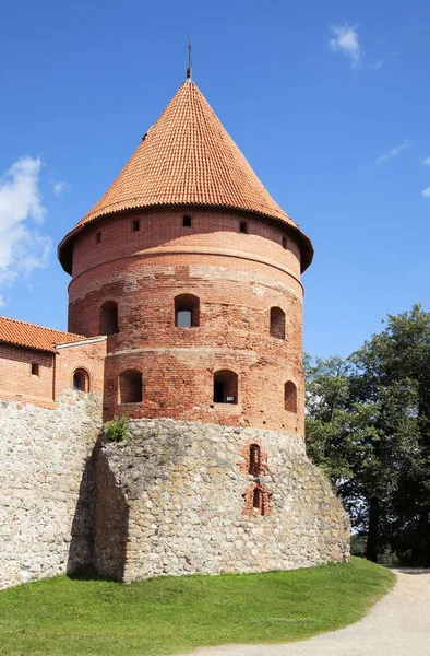 Башта замку Trakai поблизу Вільнюс — стокове фото