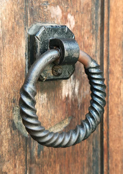 Old door knocker — Stock Photo, Image