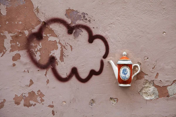 Tetera en la pared, Vilnius — Foto de Stock