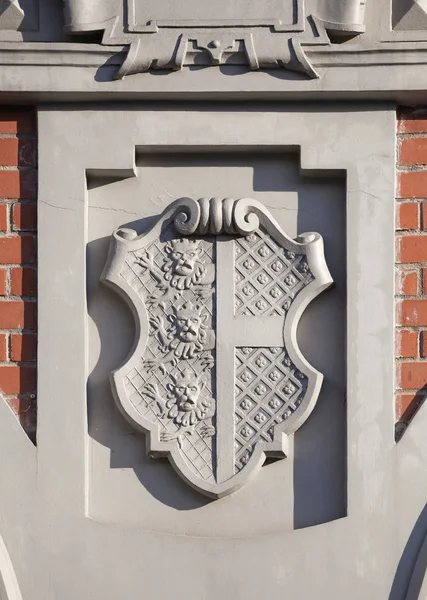 Wappen auf der Vorderseite des Hauses der Mitesser in Riga — Stockfoto