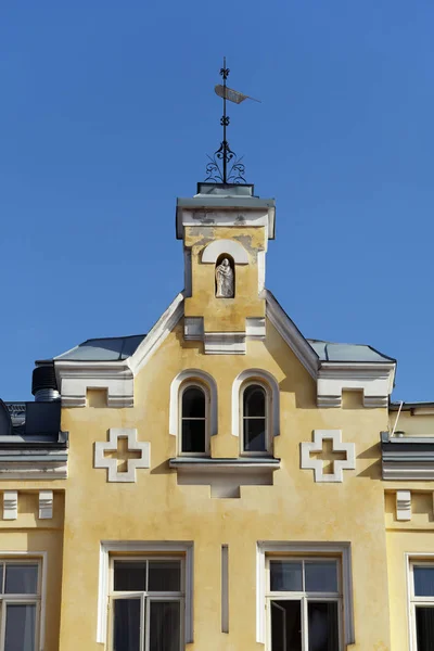 Stary dom w Tallinnie — Zdjęcie stockowe