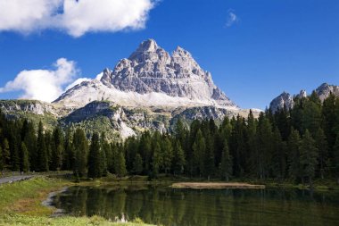 Dolomites dağ manzarası