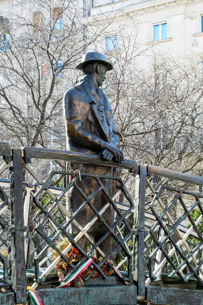 Budapest, HUNGRÍA - 15 de febrero de 2015 - Estatua de Imre Nagy — Foto de Stock