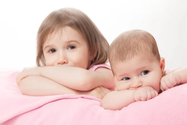 Dos niñas de las hermanas — Foto de Stock