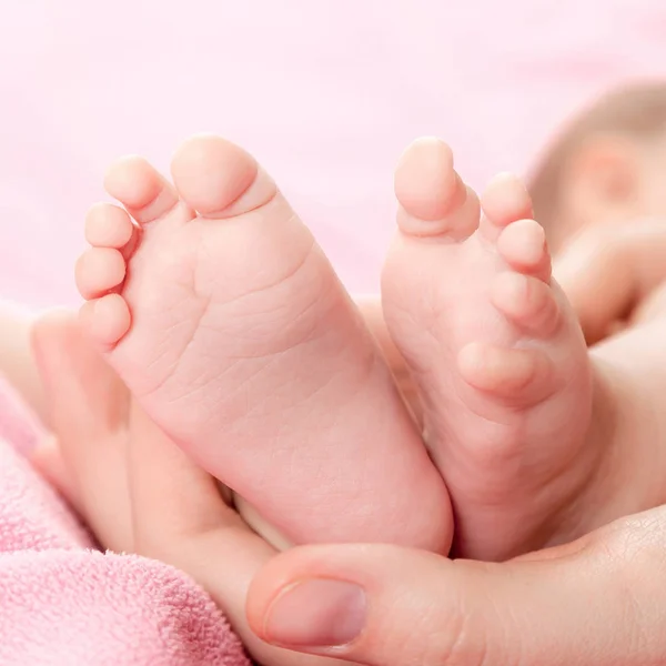 Noha kapesní starší dítě — Stock fotografie