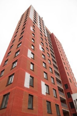 Modern binanın dışında