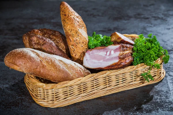 Still Life Bread Smoked Meat Braided Basket Table — Stock Photo, Image