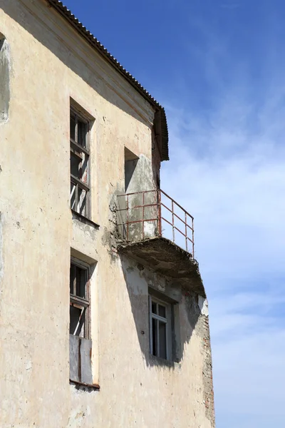 Edifício com varandas — Fotografia de Stock