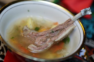 Shurpa çorbası ile plaka