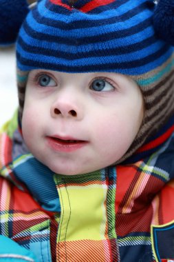 Dalgın çocuğun yüz