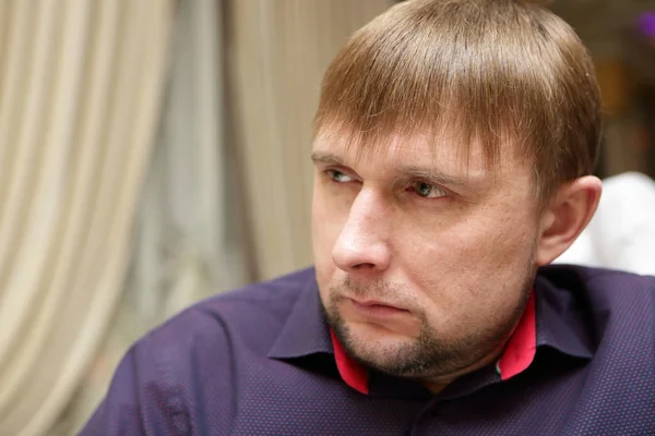 Portrait of thinking man — Stock Photo, Image