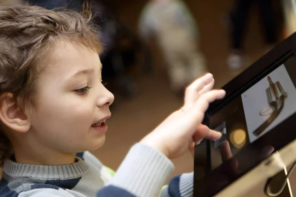 Child playing with touch screen — Stock Photo, Image