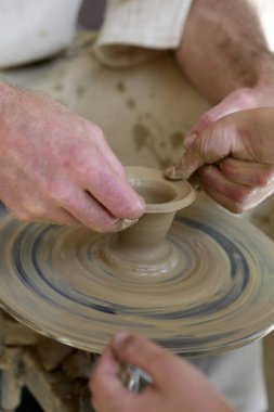 Çanak çömlek yapım çocukla çömlekçi