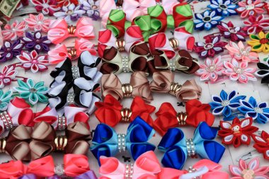 Çeşitli saç klipler