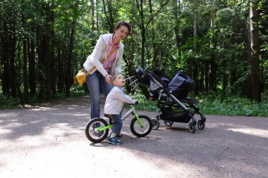 Anne oğluyla kuşa arıyorsunuz