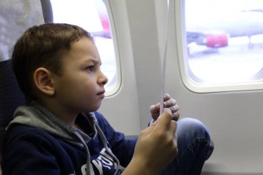 Çocuk güvenlik yönergelerini okuma