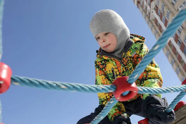 儿童攀爬网 — 图库照片