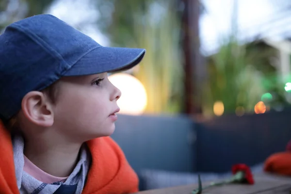 Child in cafe — Stock Photo, Image