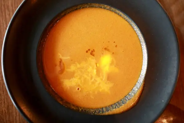 Miska z zupą marchewkową — Zdjęcie stockowe