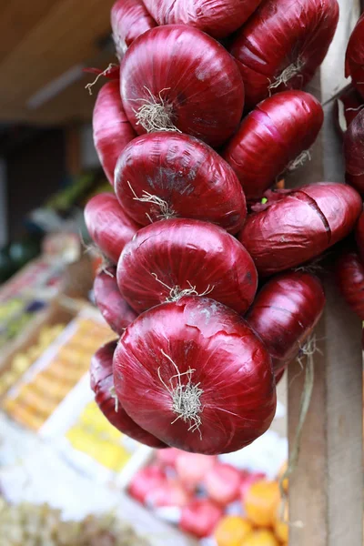 Pęczek czerwonej cebuli — Zdjęcie stockowe