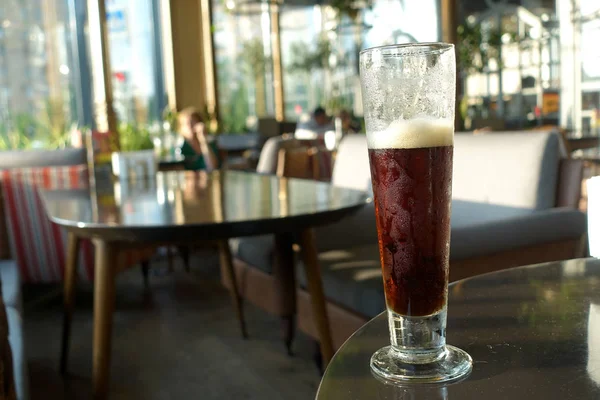 Pinta de cerveza de abadía oscura —  Fotos de Stock