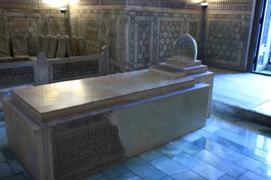 Guri Amir mozolesinde mermer mezar