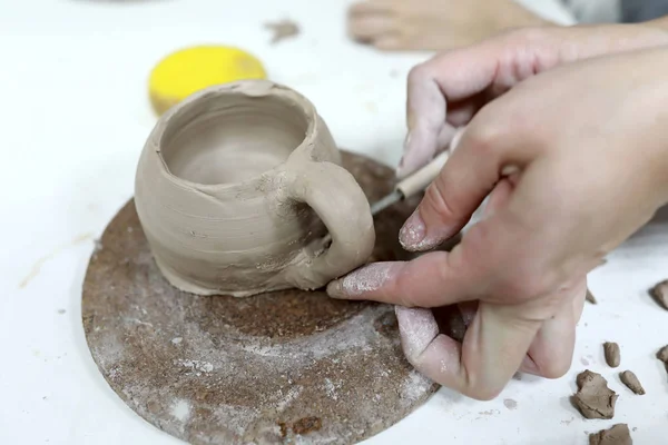 Person making clay cup — Stock Photo, Image