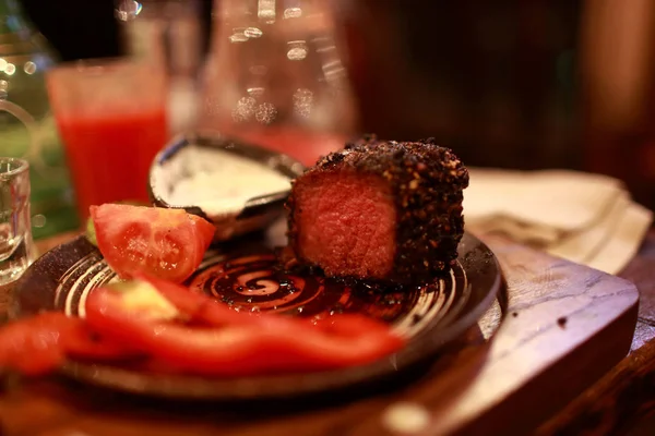 フィレ肉のメダリヨン ステーキ — ストック写真