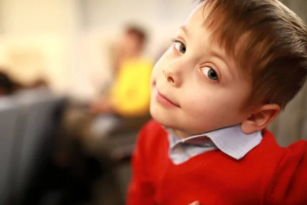 Child posing in theater — Stock Photo, Image