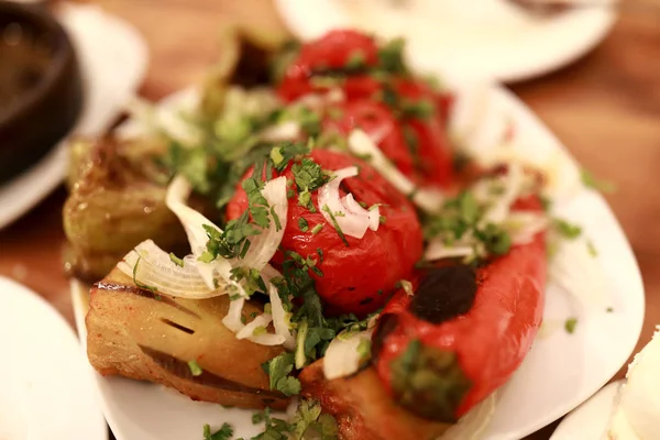 Légumes grillés sur assiette — Photo