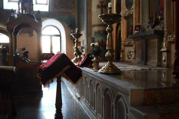 Interieur van de Georgische orthodoxe kerk — Stockfoto