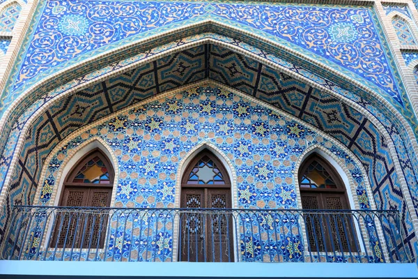 Façade de bain de soufre à Tbilissi — Photo