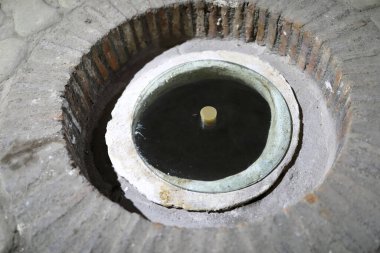 Kvevri 'nin bir şaraphanedeki manzarası, Georgia