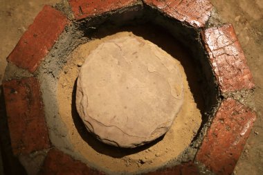 Gürcistan Kvevri 'yi bodruma kapattı.