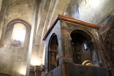 Gürcü Ortodoks Kilisesi, Gürcistan 'daki kule detayları